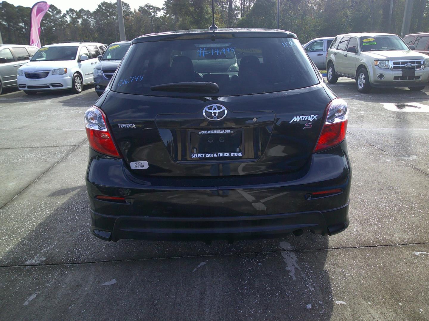 2009 BLACK TOYOTA MATRIX S; XRS (2T1KE40E59C) , located at 1200 Cassat Avenue, Jacksonville, FL, 32205, (904) 695-1885, 30.302404, -81.731033 - Photo#3